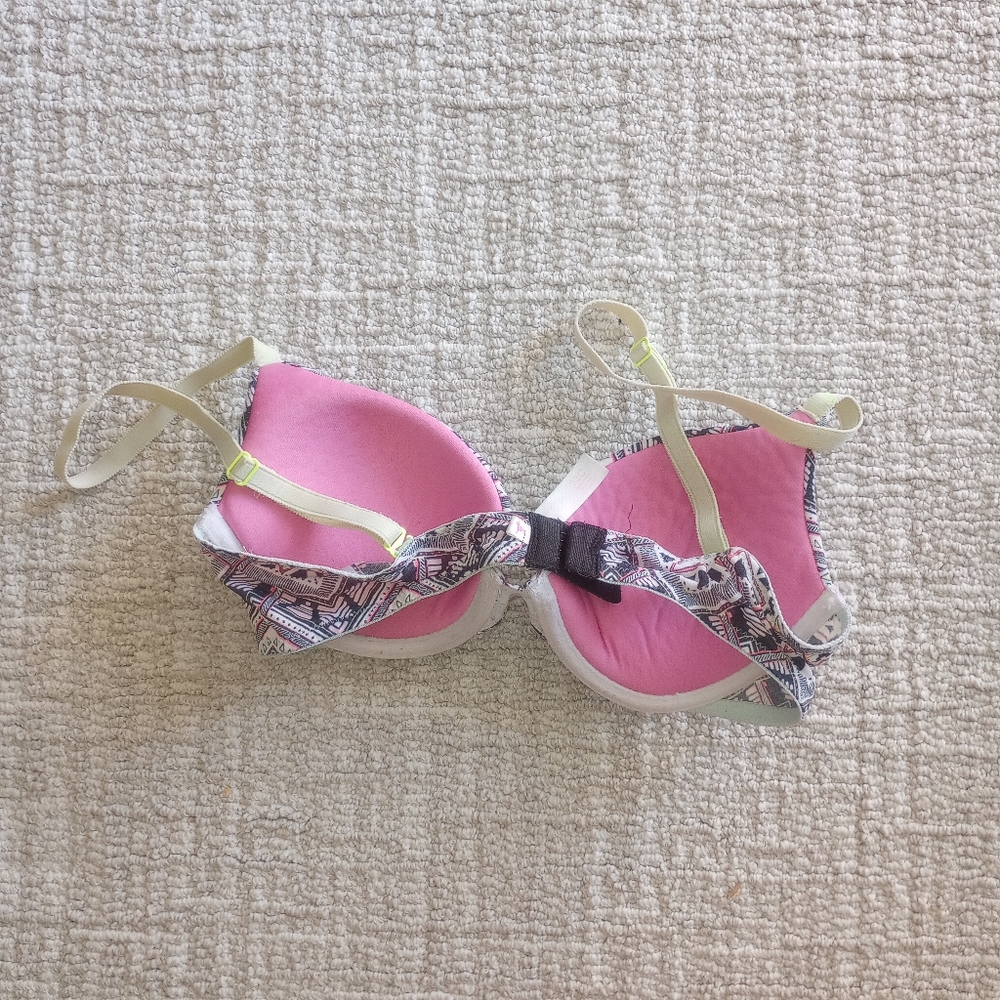 Victoria's secret Pink Aztec printed bra - Picture 7 of 9